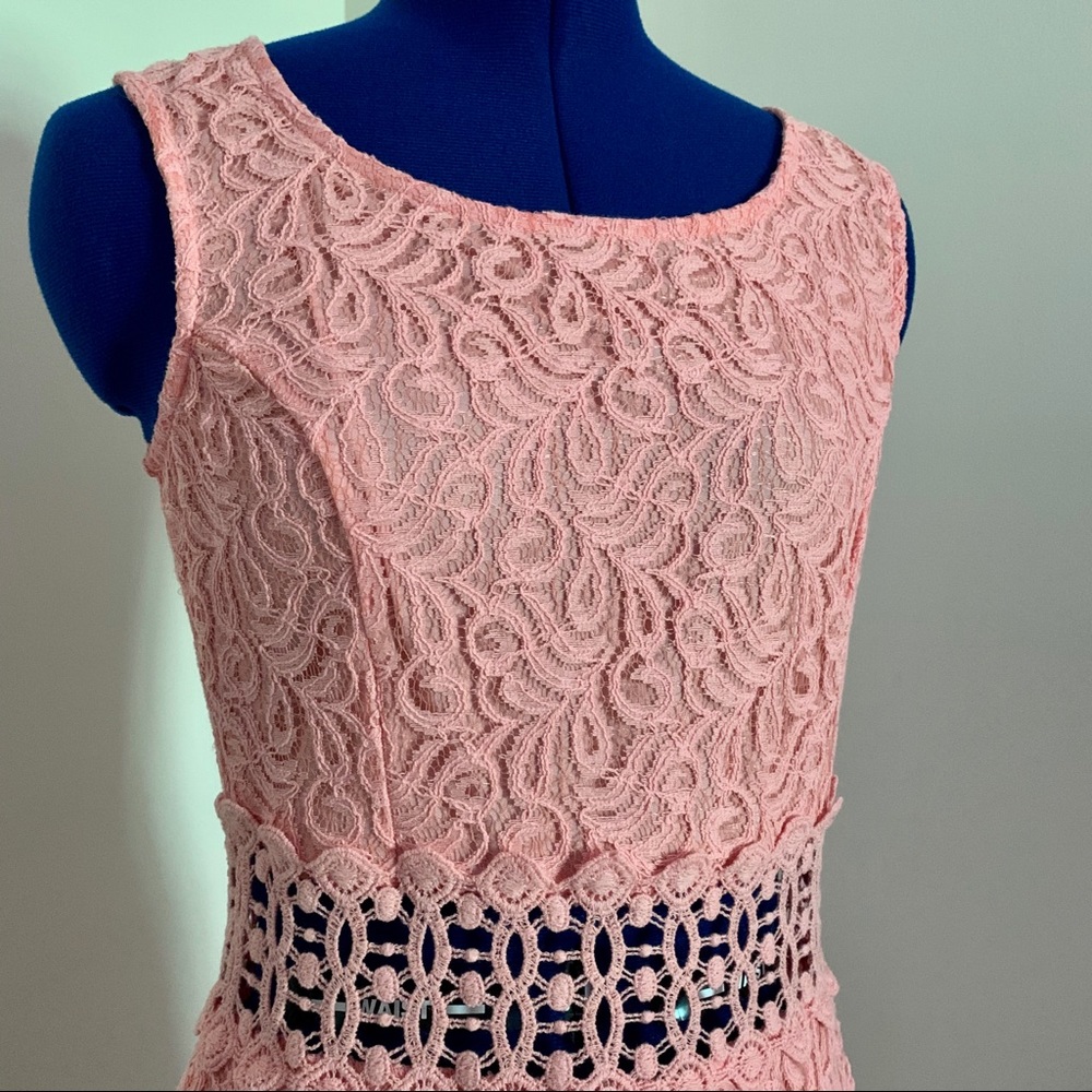 Juniors’ Lace Coral Cocktail Dress M